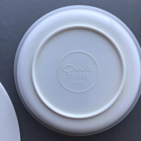 Vintage Oneida Raggedy Ann & Andy Children's Plate & Bowl Set - Picture 3 of 4